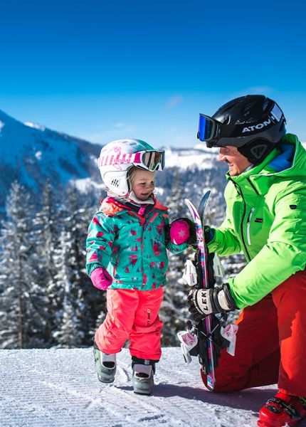 Skiurlaub Familie Ski Amade